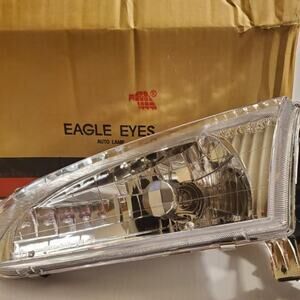 Eagle Eyes 1998-2000 Toyota Corolla Left Headlight TY561-B001L. New